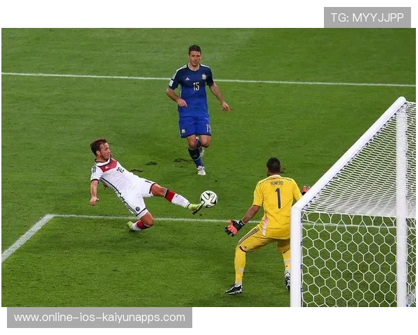 AC米兰—鲁伊斯后点抢点形成绝杀机会